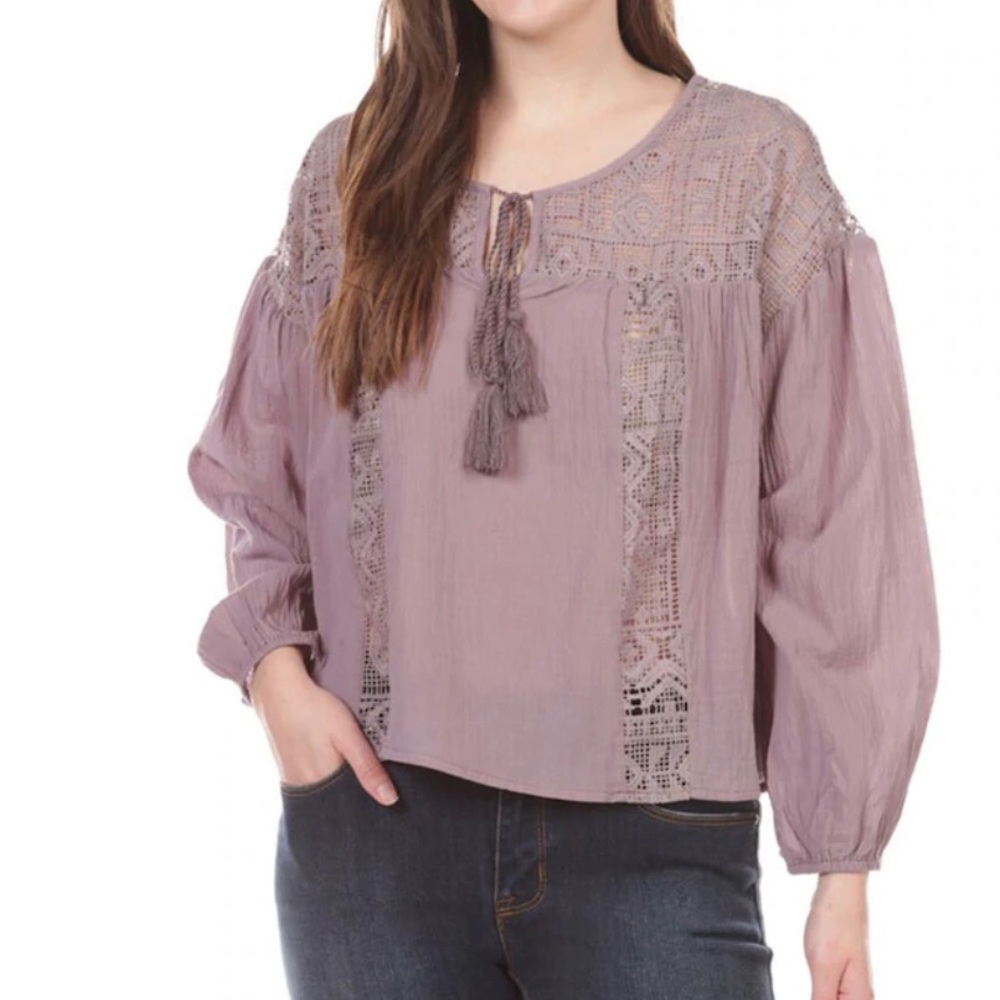NWOT crochet detail labander blouse L.
